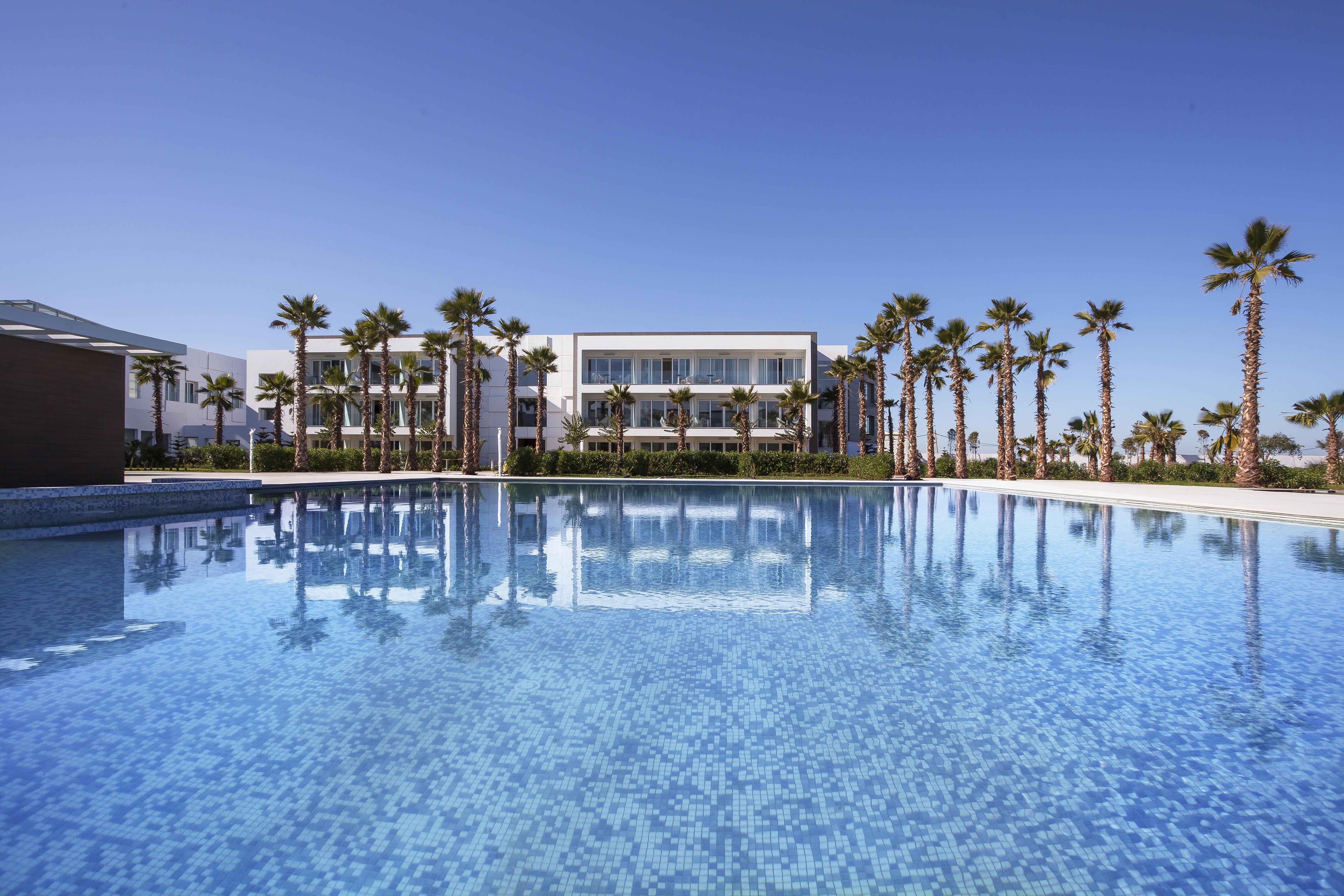 Готель The View Бузніка Екстер'єр фото The resort's main pool